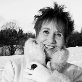 Lola Sémonin